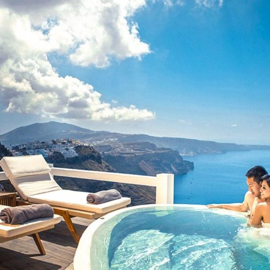 luxury santorini hotels