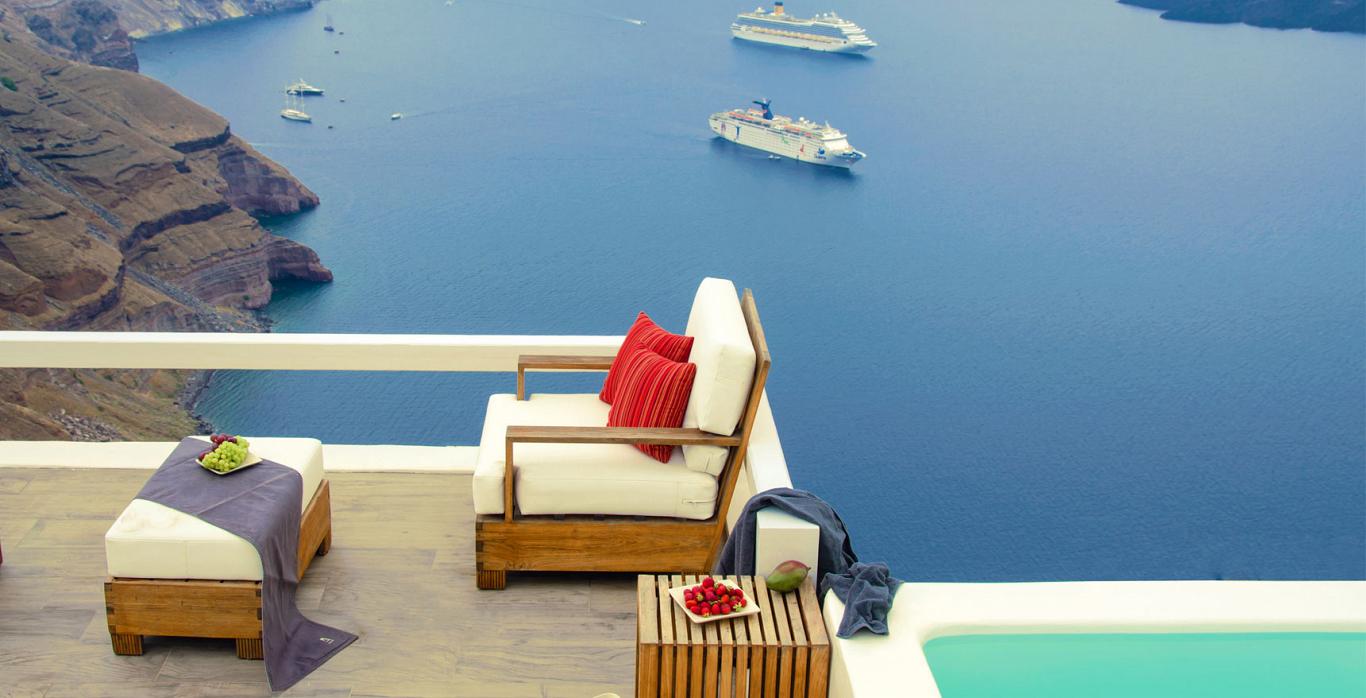 luxury Santorini Hotels