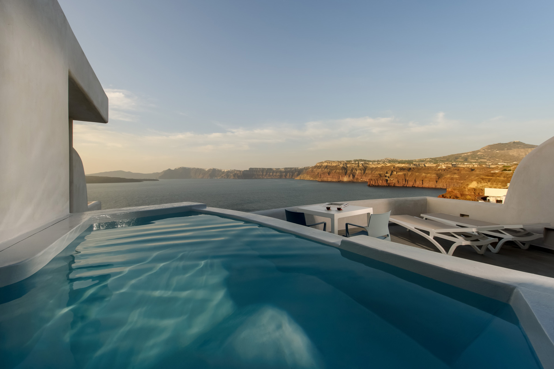 luxury hotels akrotiri santorini