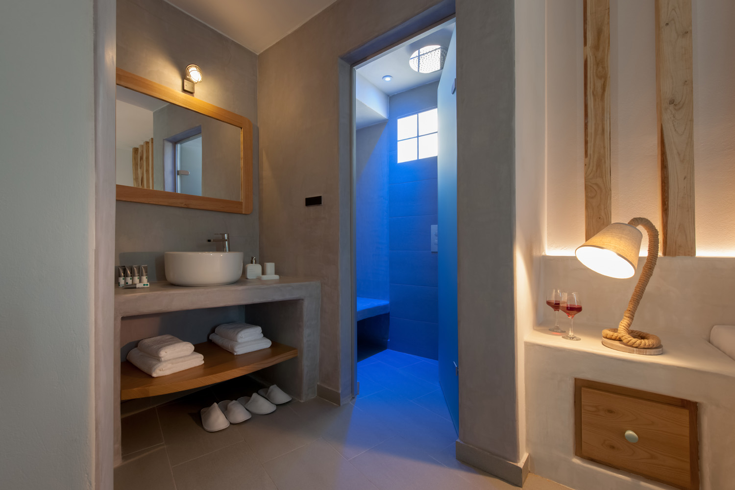 luxury hotels akrotiri santorini