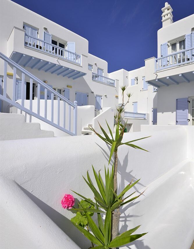 platis gialos beach hotels mykonos