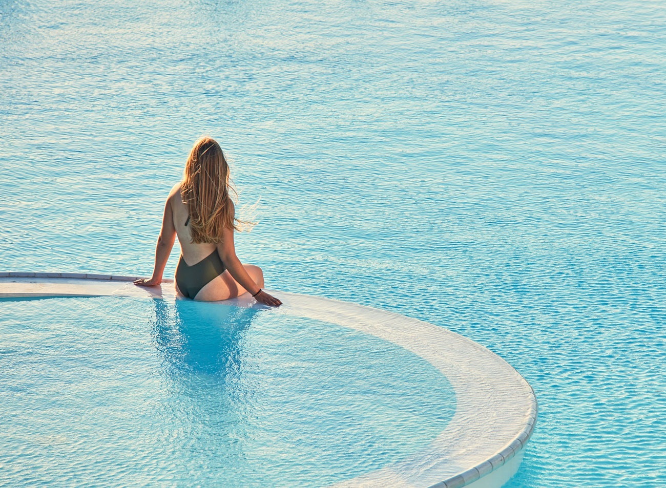 liostasi hotel ios pool
