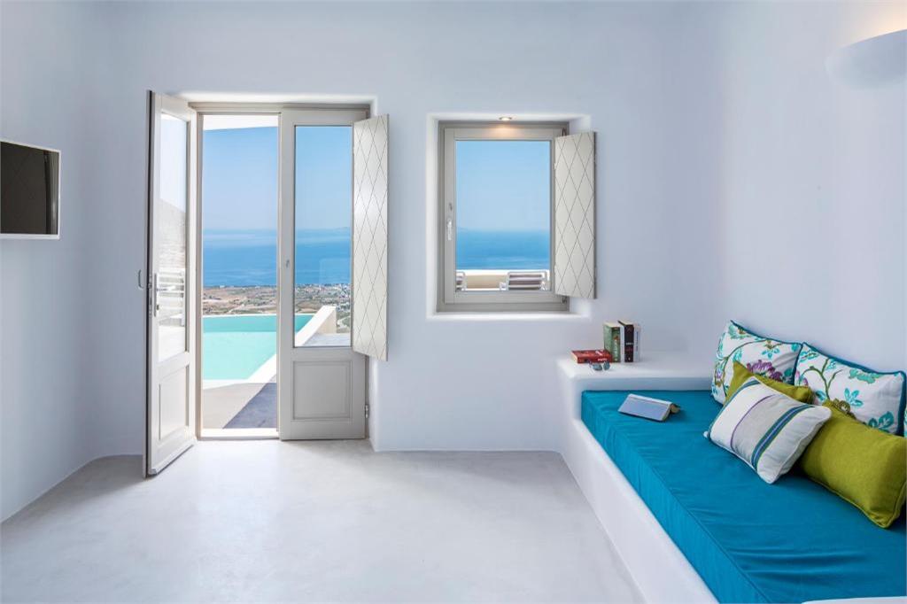 skyfall-suites-pyrgos-santorini