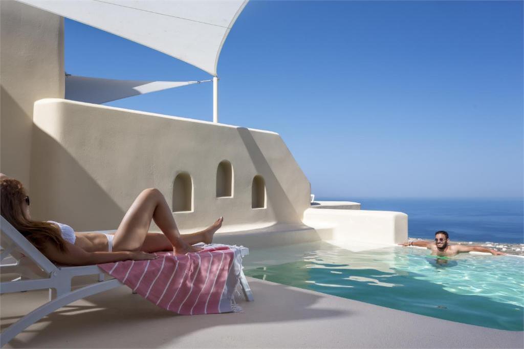 skyfall-suites-pyrgos-santorini