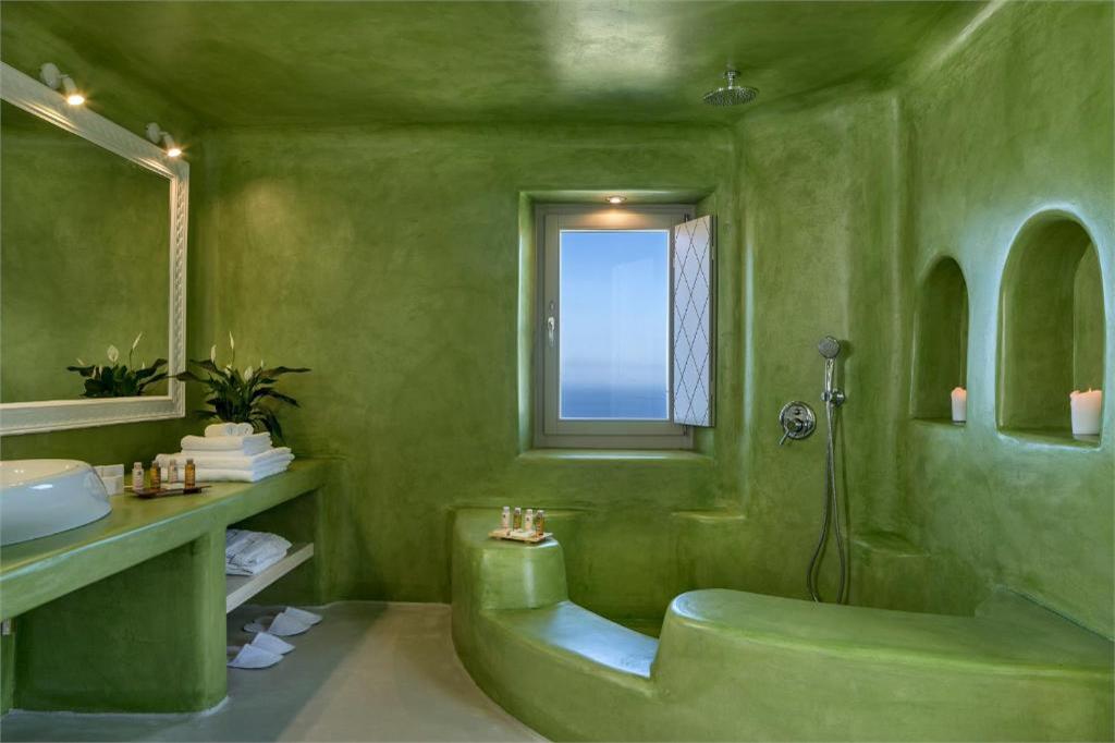 skyfall-suites-pyrgos-santorini shower