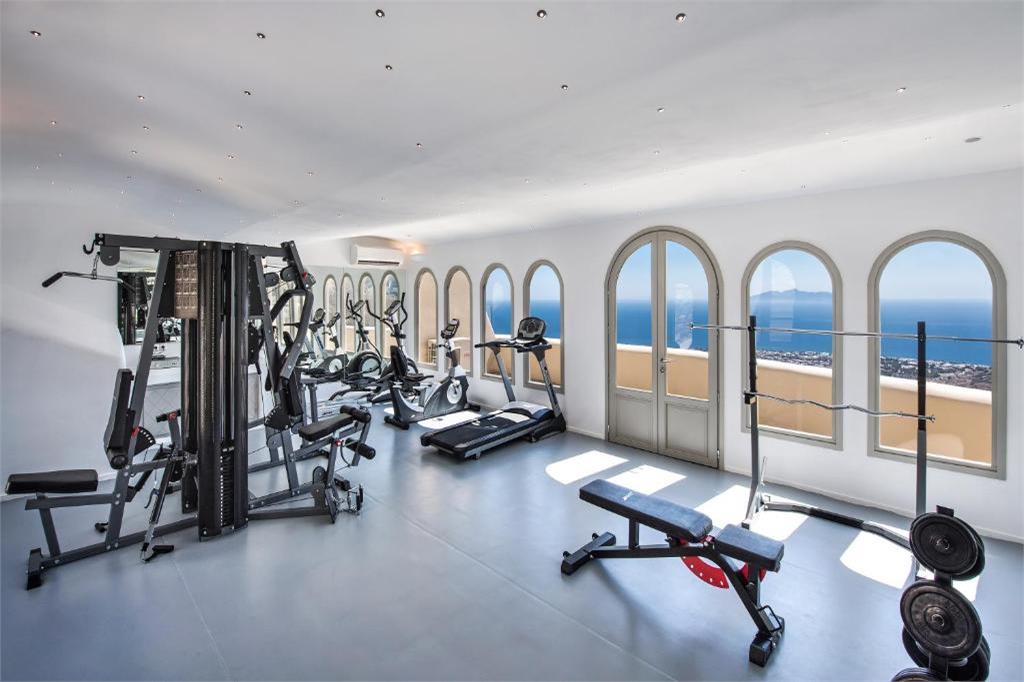 skyfall-suites-pyrgos-santorini gym