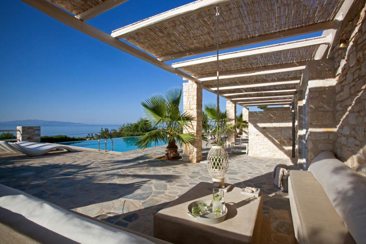 calme hotel paros pool