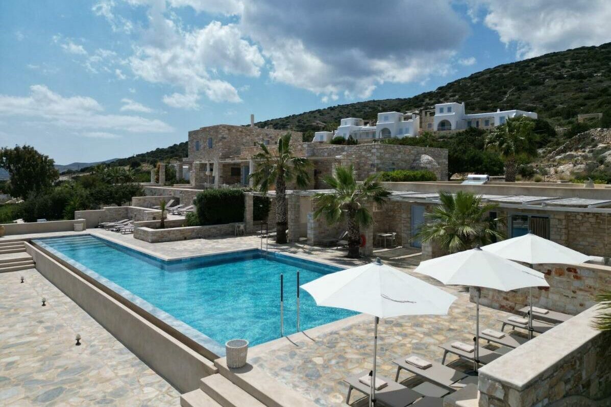 luxury hotels paros