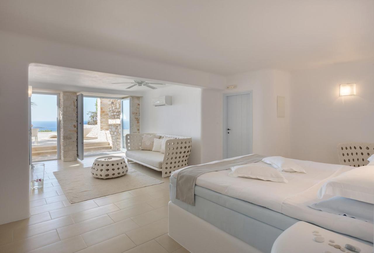 calme hotel paros pool suite